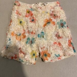 Zya shorts in mesh 3D floral cream multi